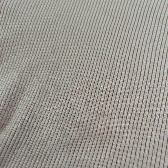 Brandy Melville Cropped Pink Mockneck Sweater - Picture 7 of 9